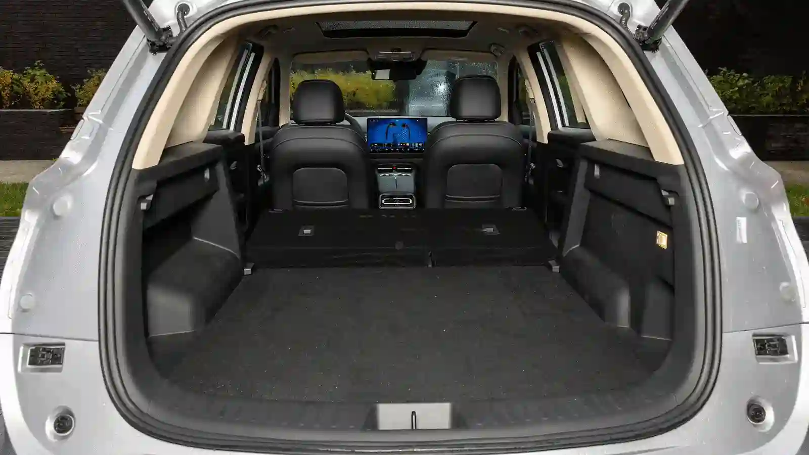 Новость EVOLUTE (Подробный тест EVOLUTE i‑SPACE: все плюсы и минусы доступного гибрида российской сборки)